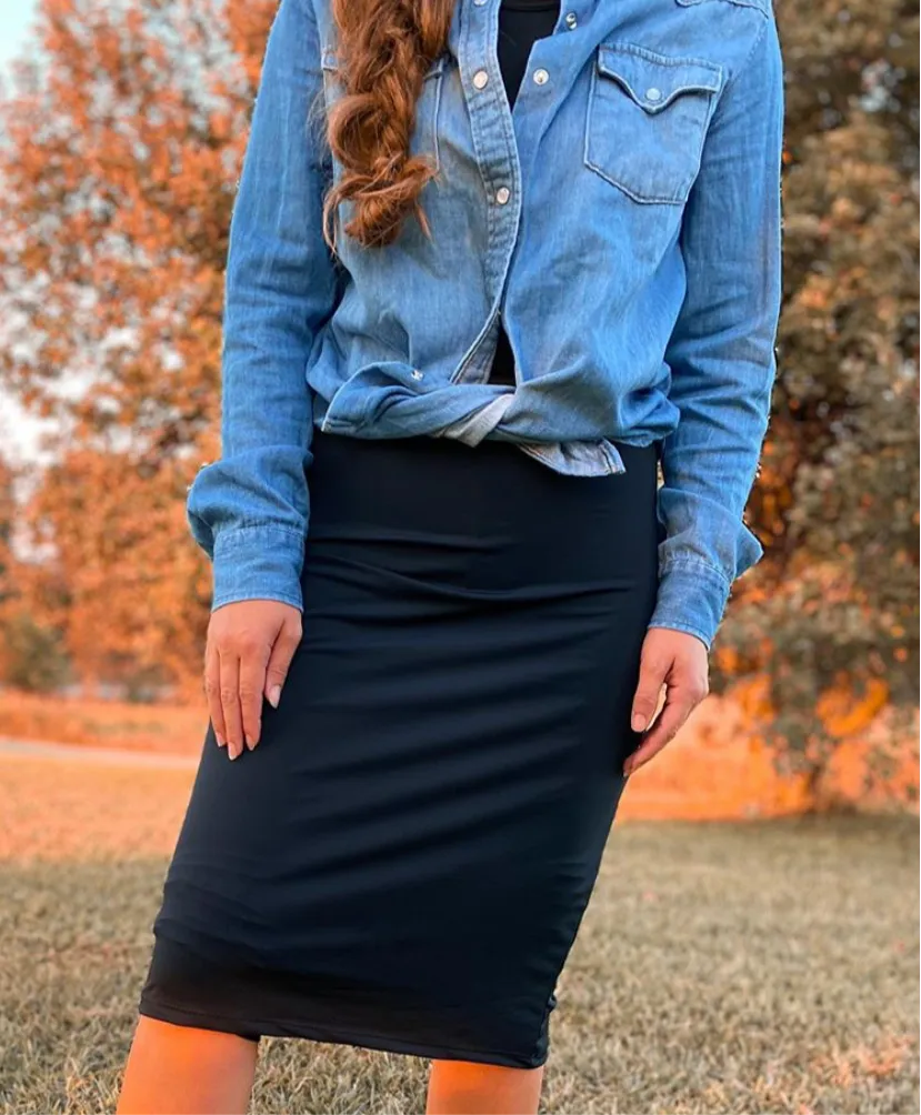 Black Athletic & Swim Pencil Style Skirt with Built-in  Leggings