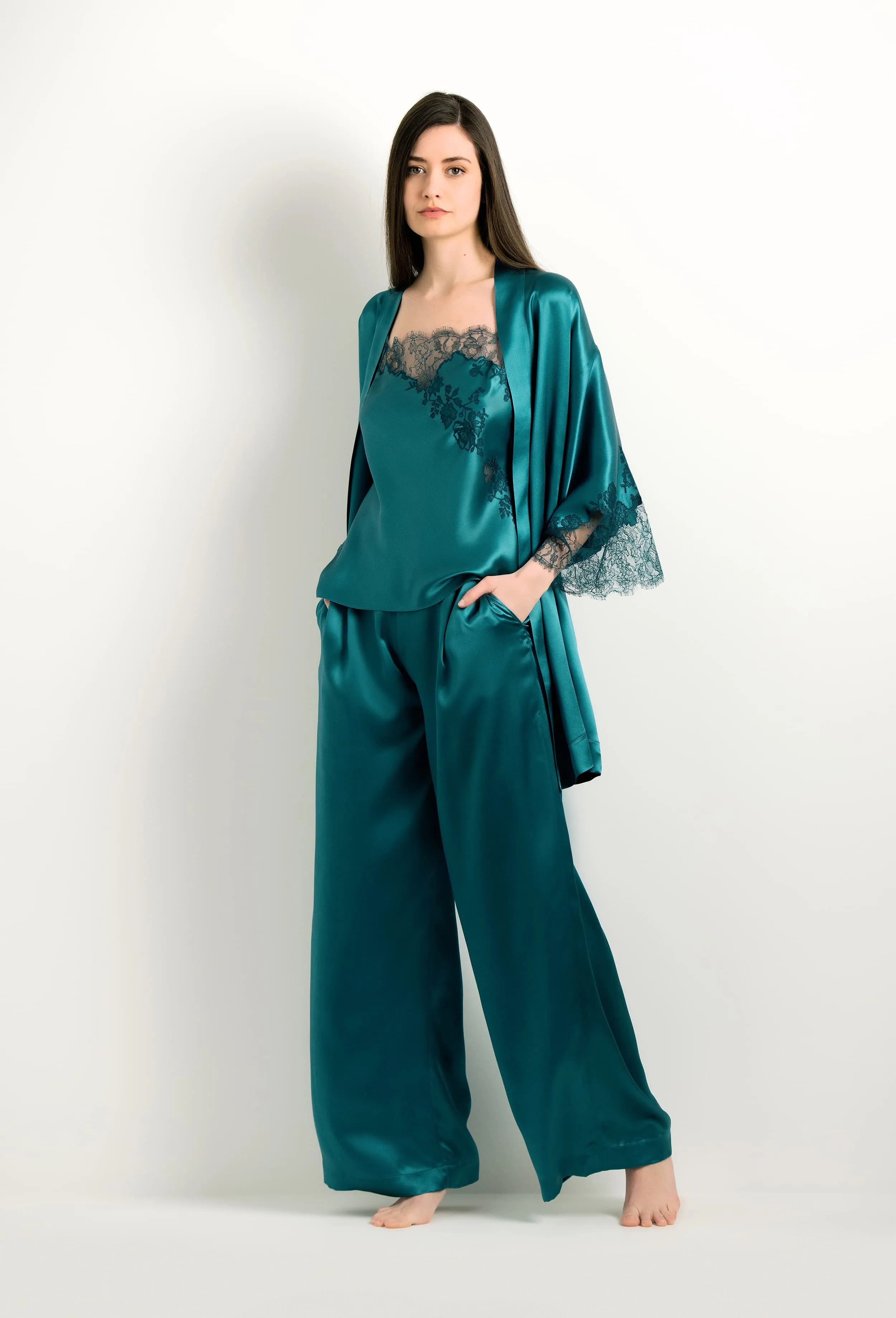 Short silk kimono - Empire blue and Emerald Caudry lace
