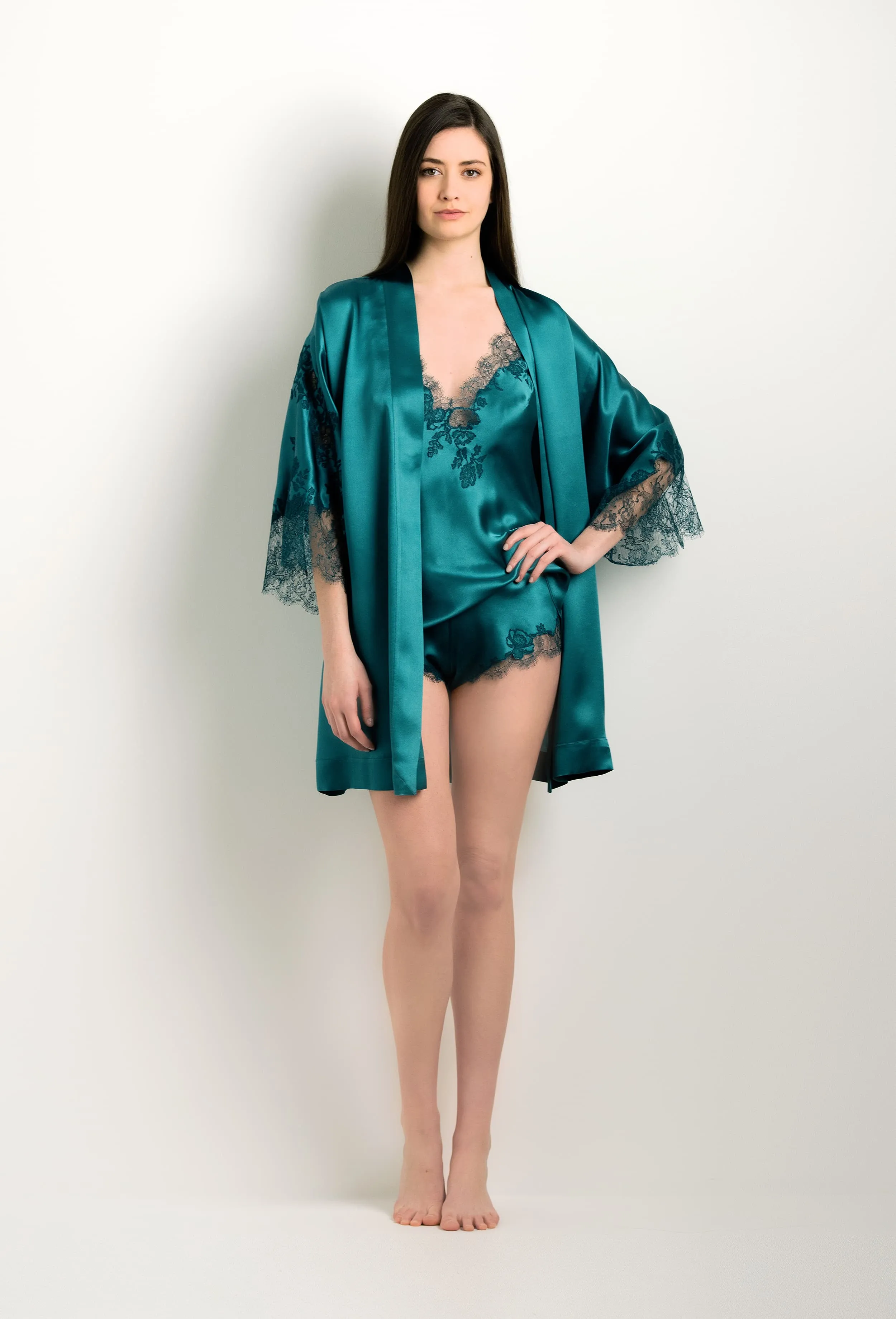 Short silk kimono - Empire blue and Emerald Caudry lace